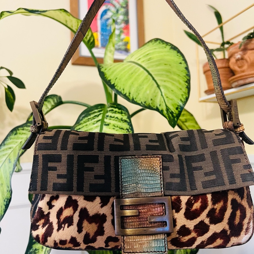 Fendi Baguette - Picture 1 of 15
